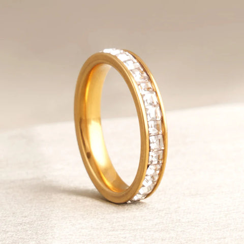 Stones Band Ring